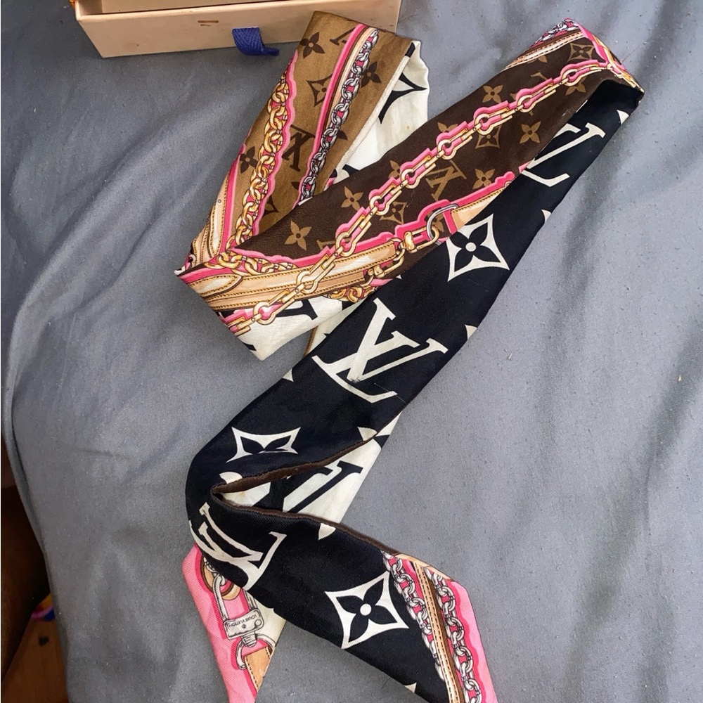 I love this headband